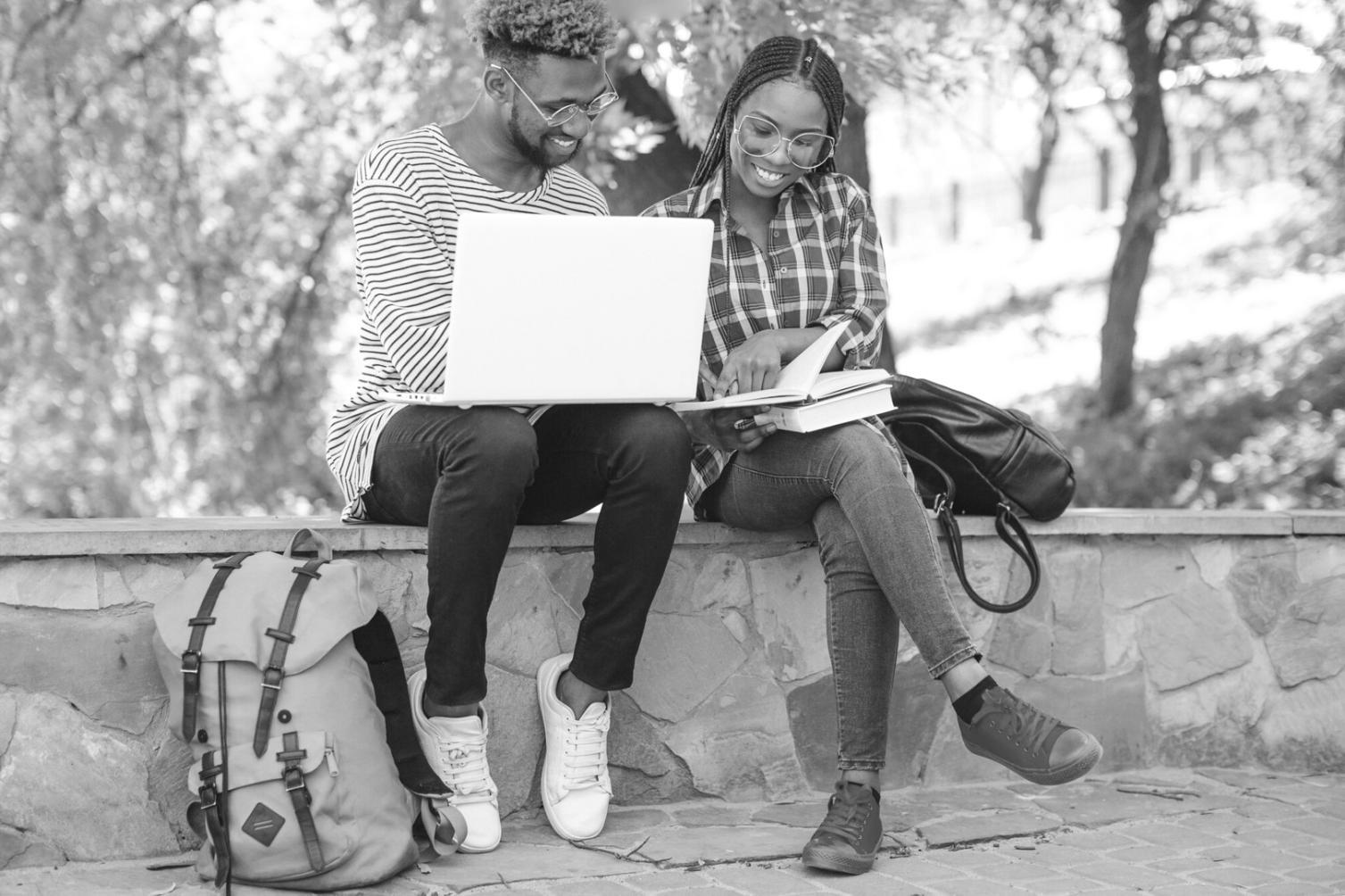 Primo piano macro di strutture vegetali con dettagli microscopici